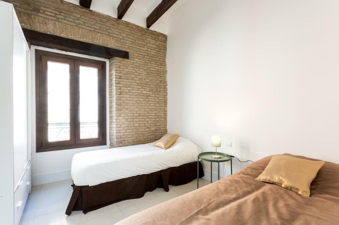 Almazen Apartamentos, Arrayan 23 Seville Exterior photo