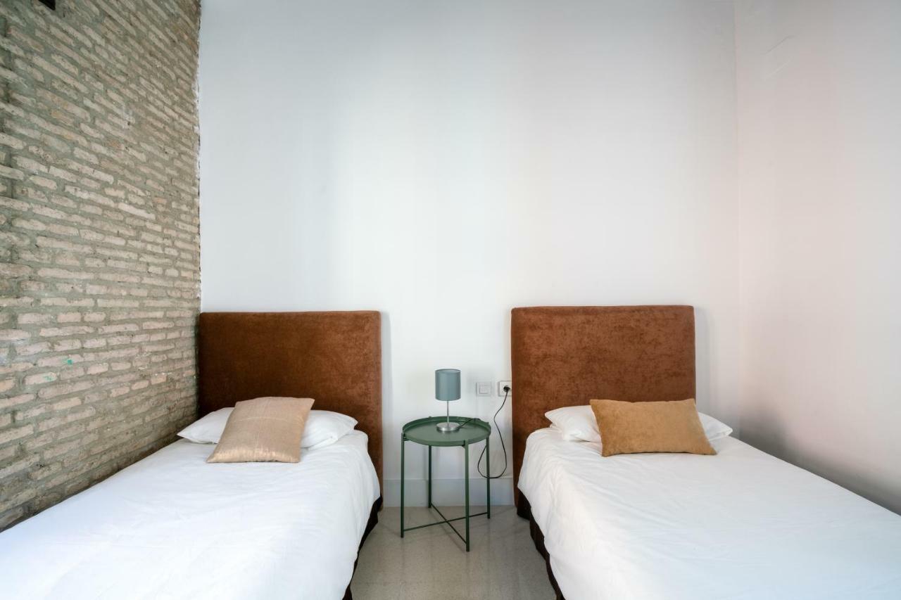 Almazen Apartamentos, Arrayan 23 Seville Exterior photo