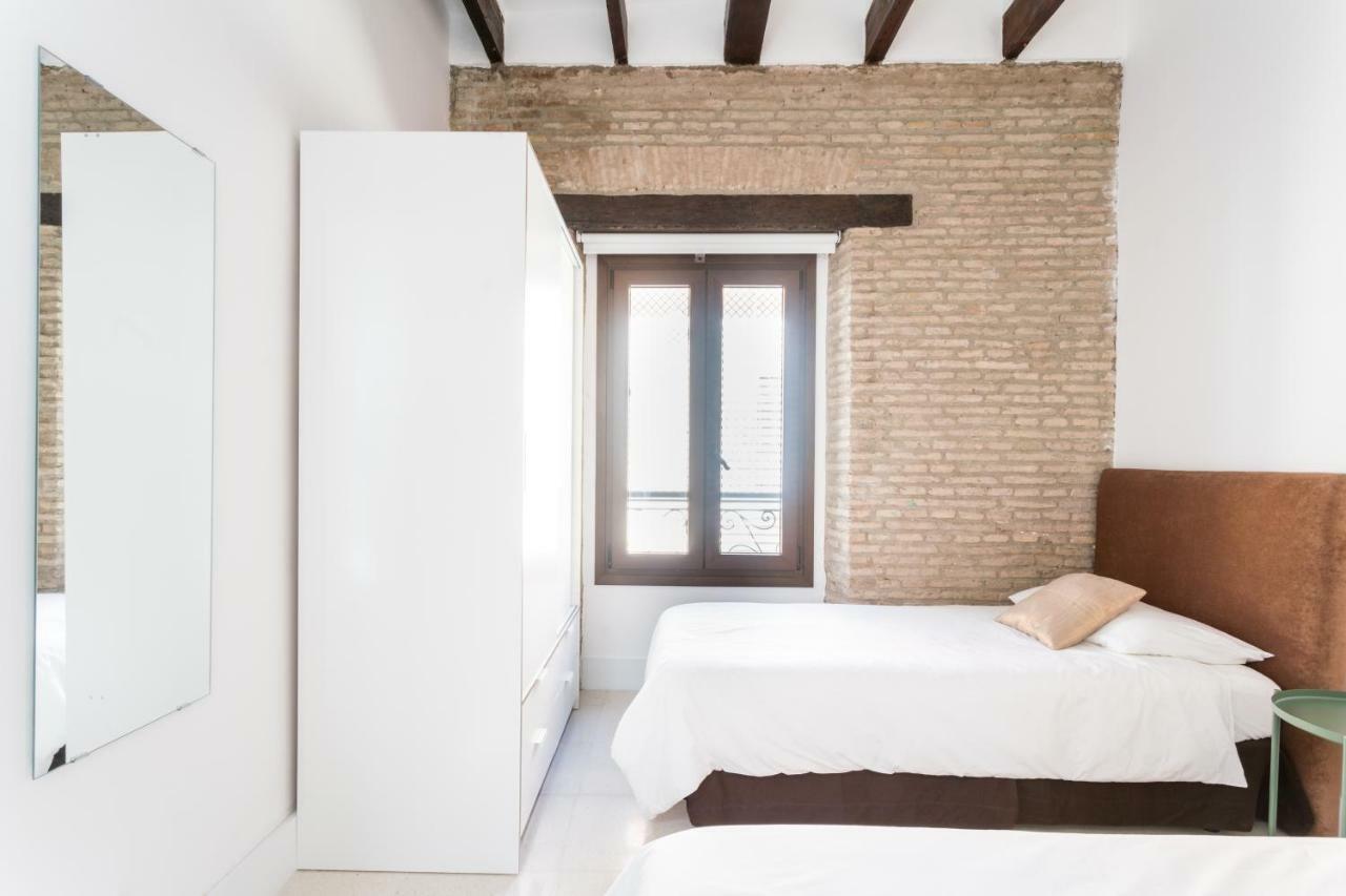 Almazen Apartamentos, Arrayan 23 Seville Exterior photo